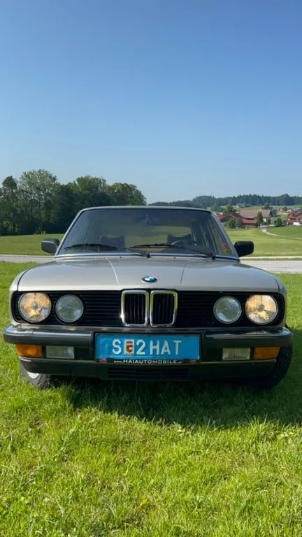 BMW 524