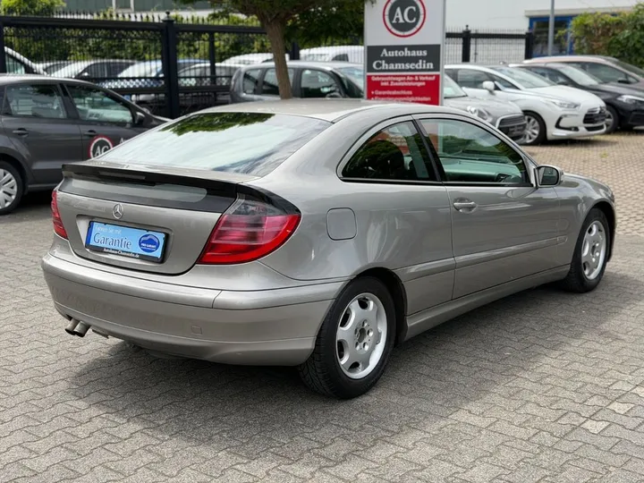 Mercedes-Benz C 220