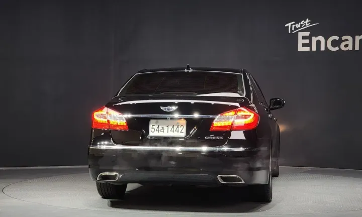 Hyundai Genesis
