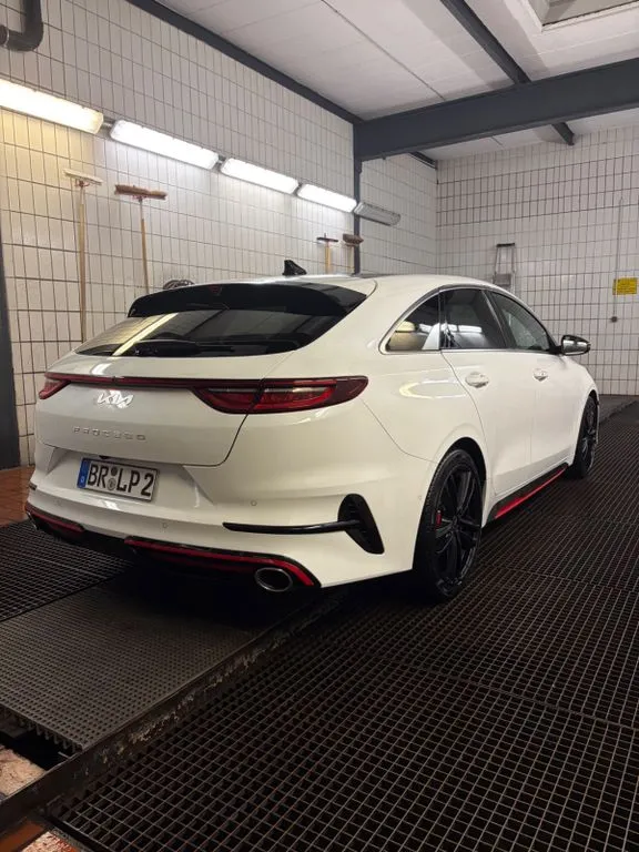 Kia pro cee'd / ProCeed