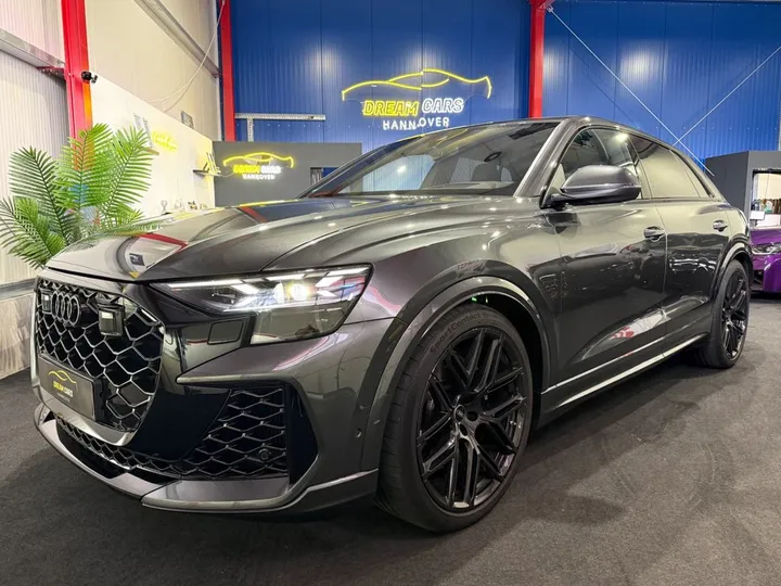 Audi RSQ8