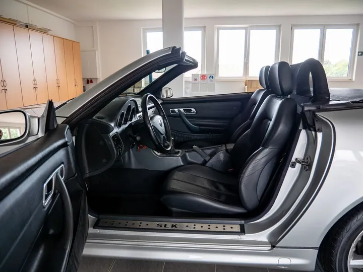 Mercedes-Benz SLK 200