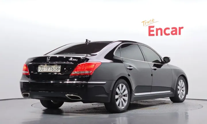 Hyundai Equus