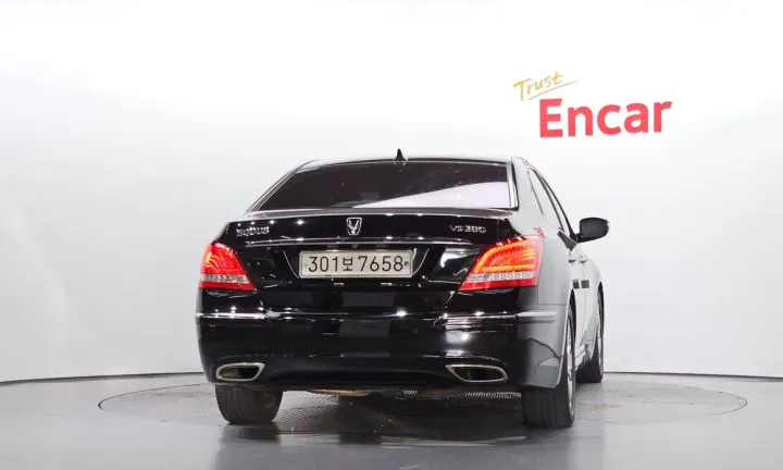 Hyundai Equus