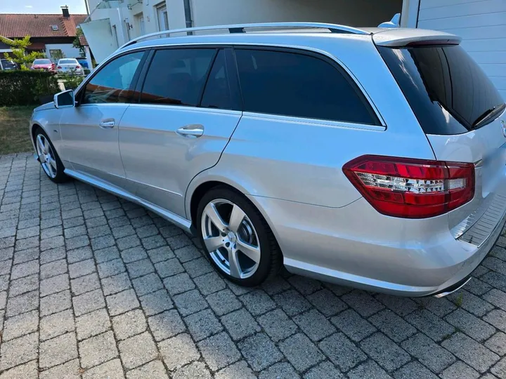 Mercedes-Benz E 200
