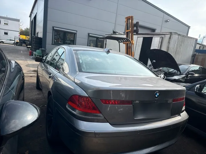 BMW 735