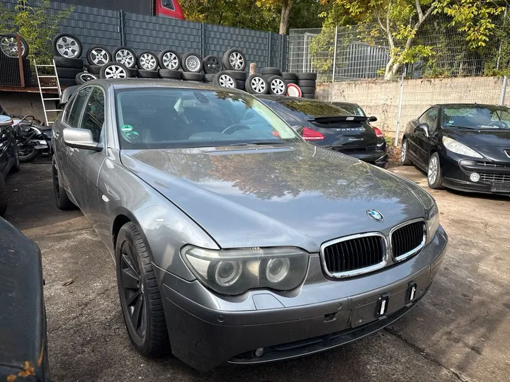 BMW 735