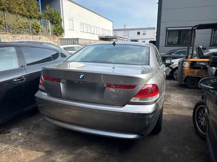 BMW 735