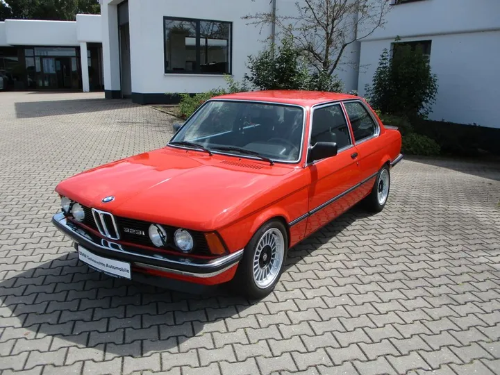 BMW 323