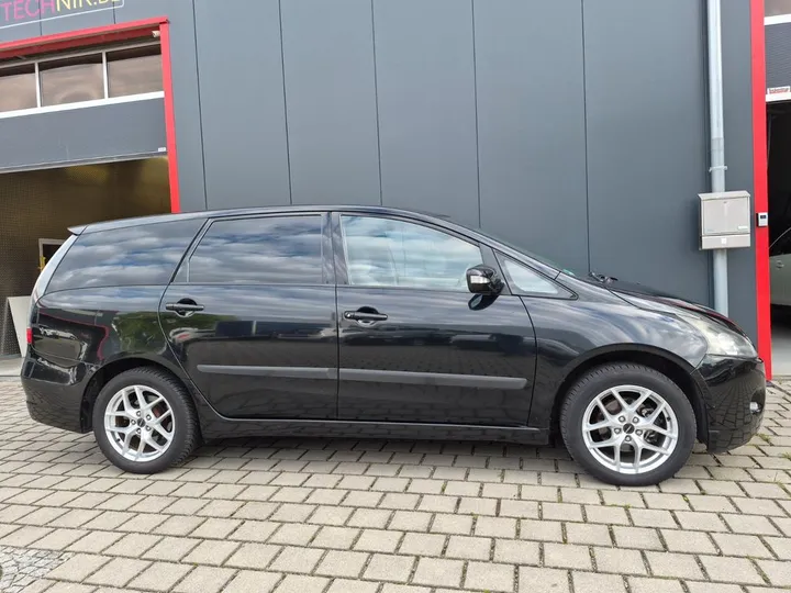 Mitsubishi Grandis