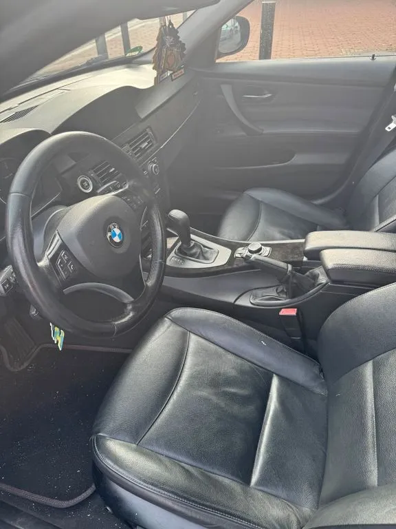 BMW 330