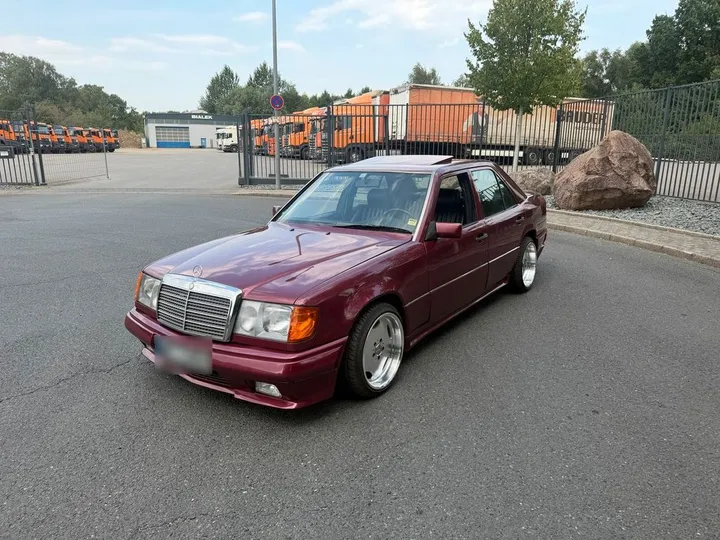 Mercedes-Benz E 230