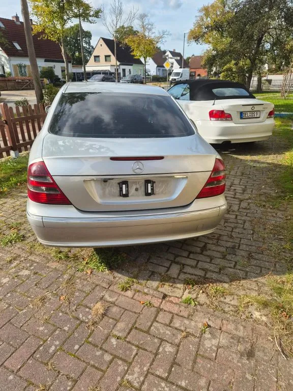 Mercedes-Benz 220