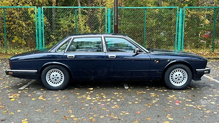 Jaguar XJ6