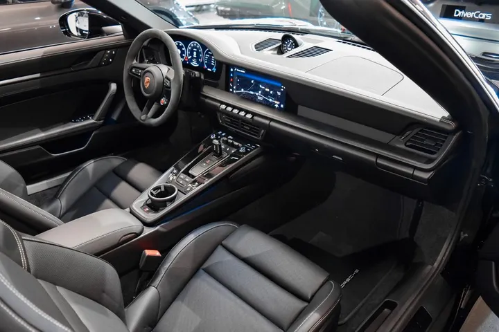 Porsche 992