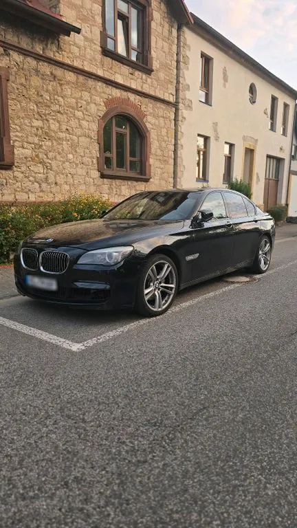BMW 730