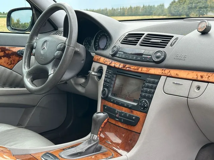 Mercedes-Benz E 280