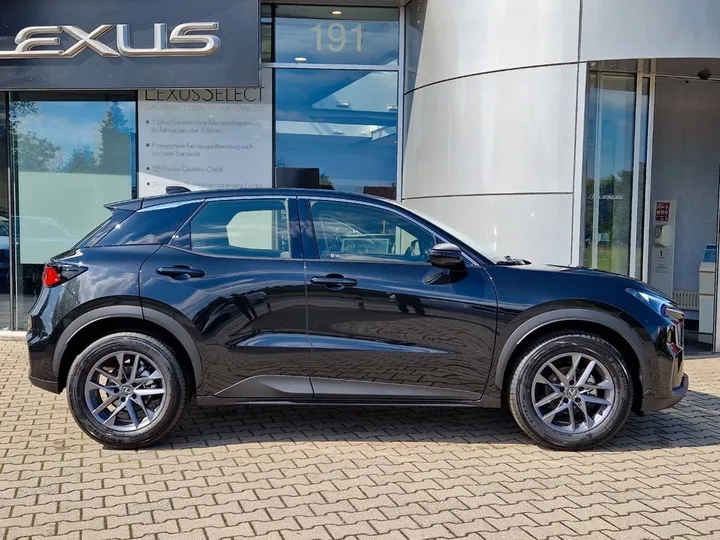 Lexus LBX