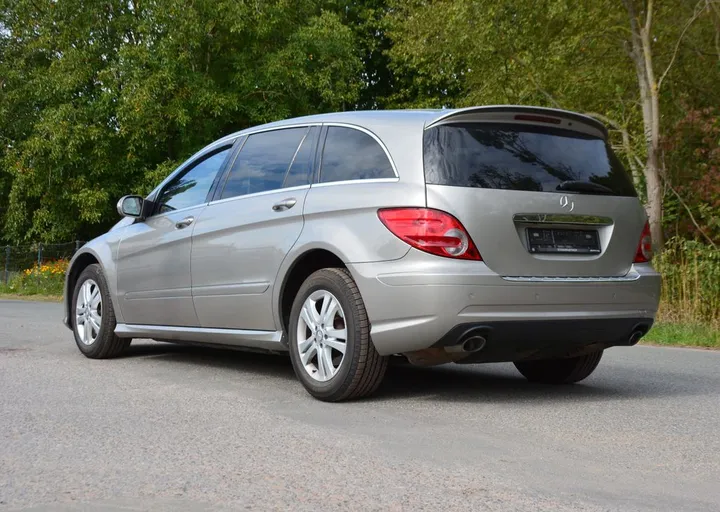 Mercedes-Benz R 320