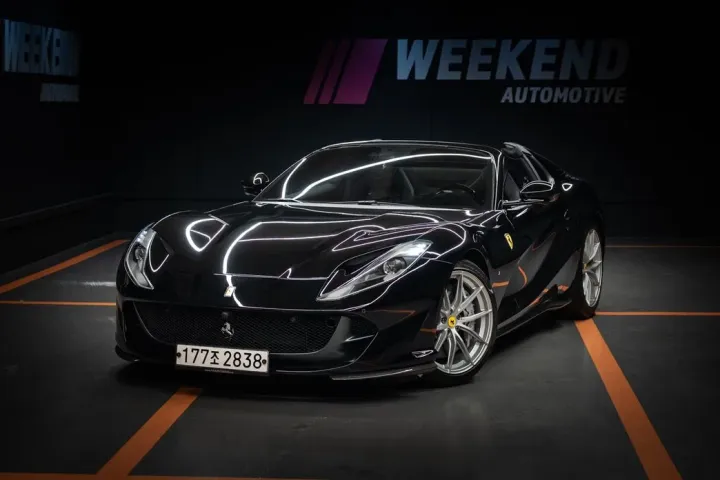 Ferrari 812