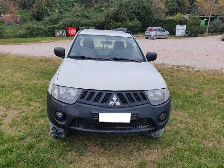 Mitsubishi L200