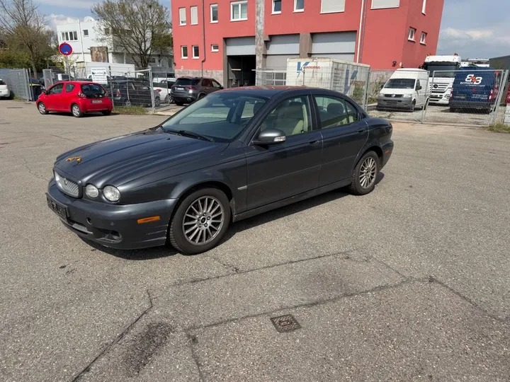 Jaguar X-Type