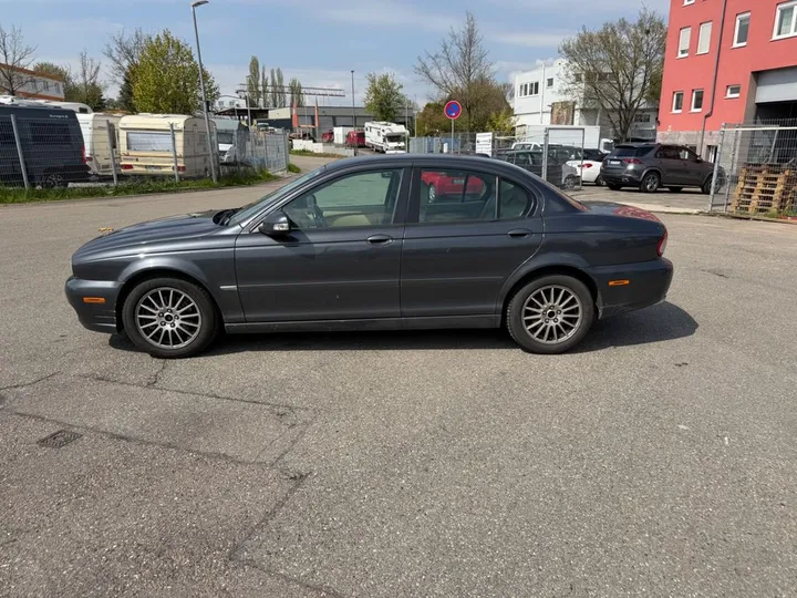 Jaguar X-Type