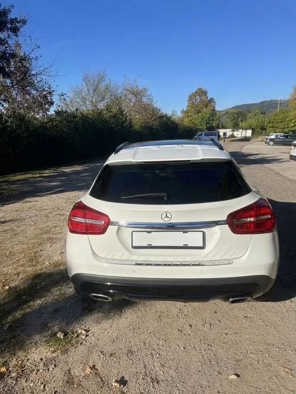 Mercedes-Benz GLA 200