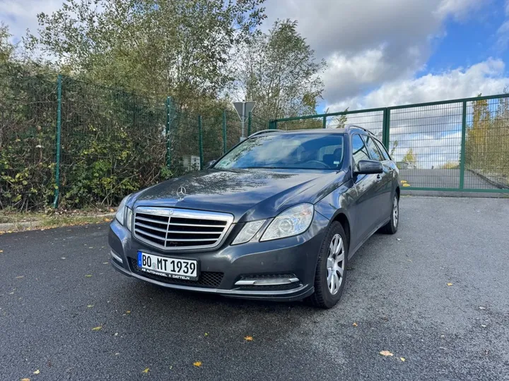 Mercedes-Benz E 200