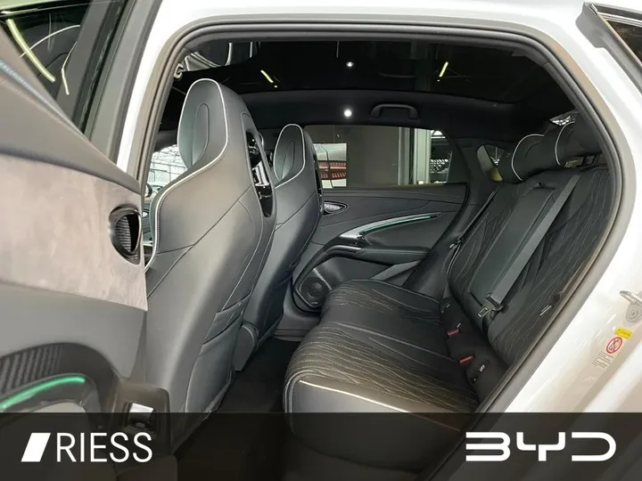 BYD SEAL