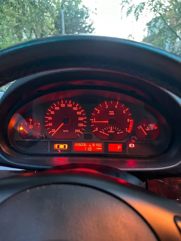 BMW 325