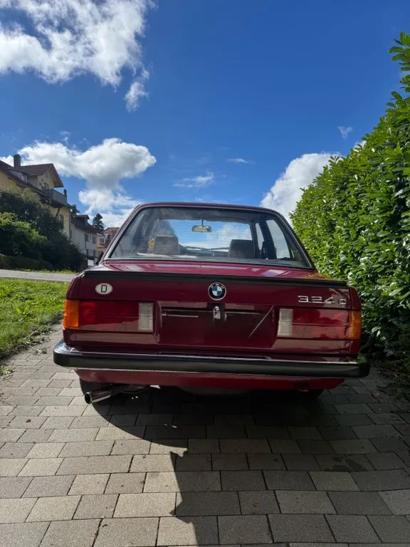 BMW 324