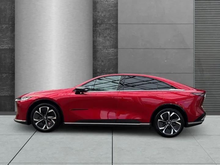 Mazda 6e