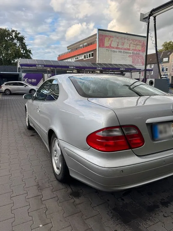 Mercedes-Benz CLK 320