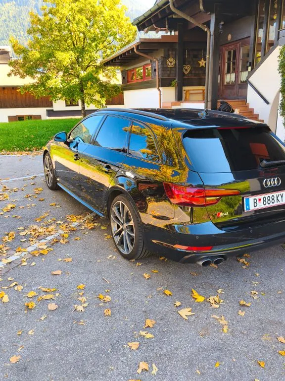 Audi S4