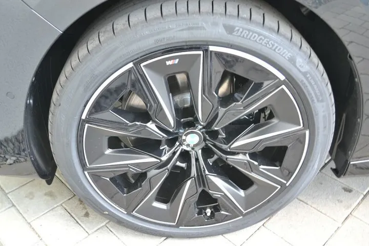 BMW 740