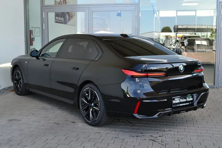 BMW 740