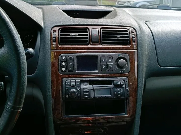 Mitsubishi Galant