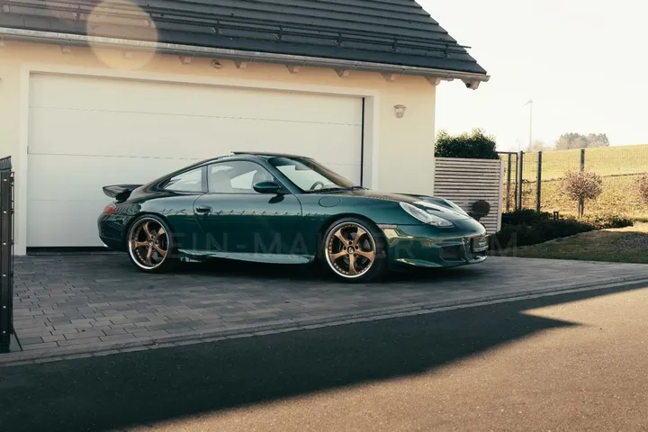 Porsche 996