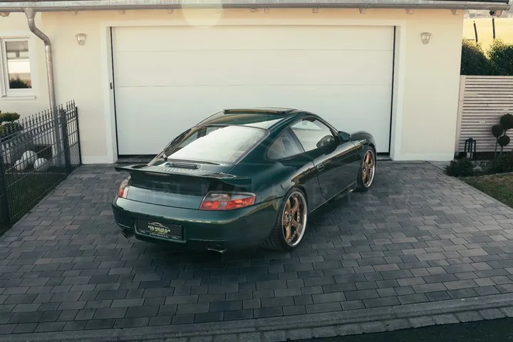 Porsche 996