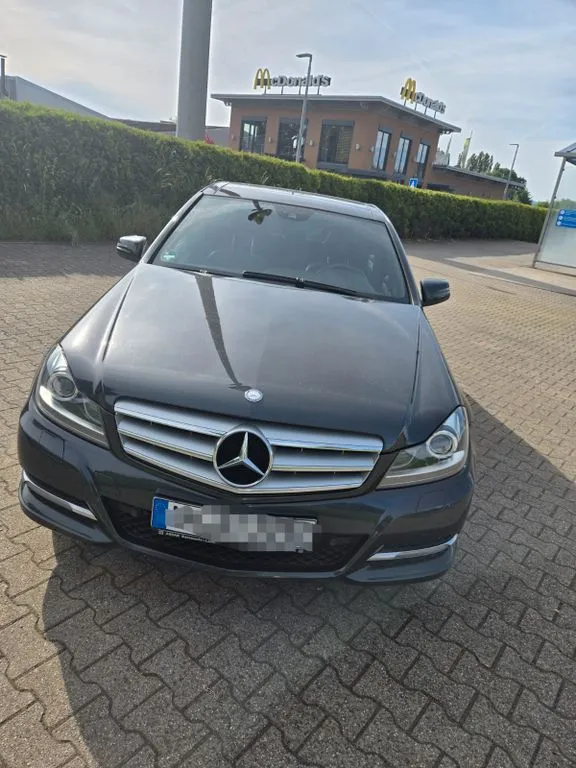 Mercedes-Benz C 220
