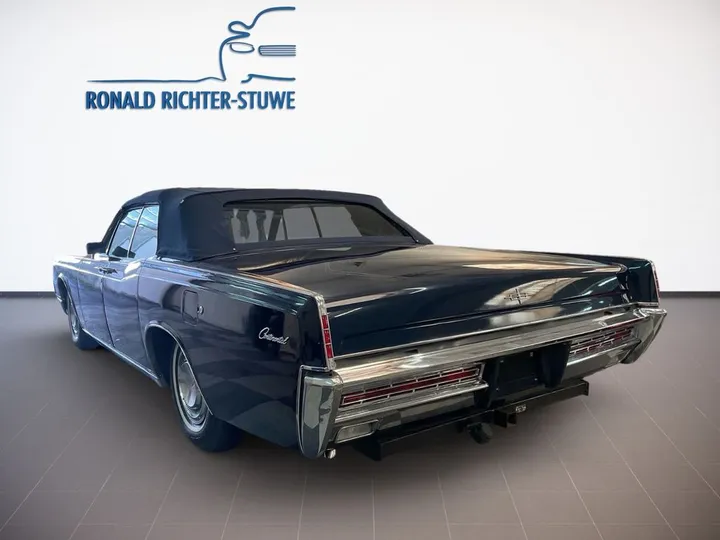 Lincoln Continental