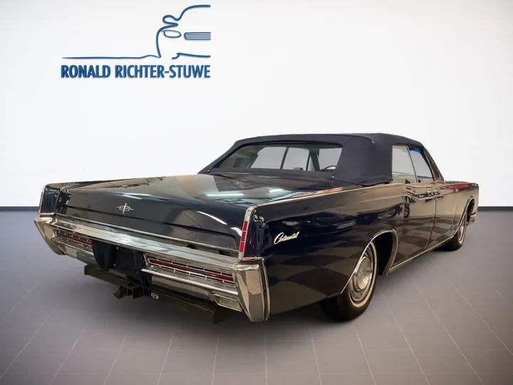 Lincoln Continental