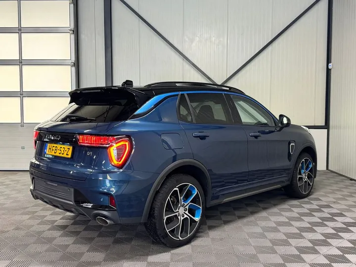 Lynk&Co 01