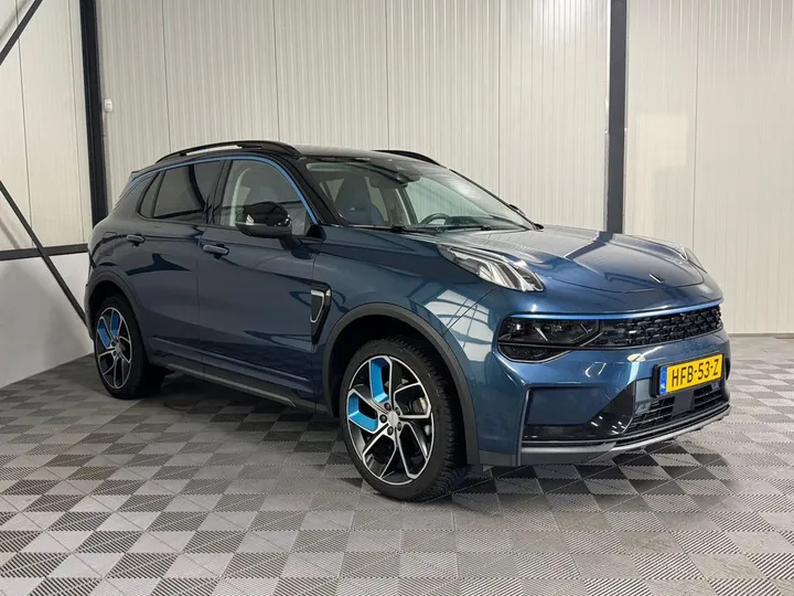 Lynk&Co 01
