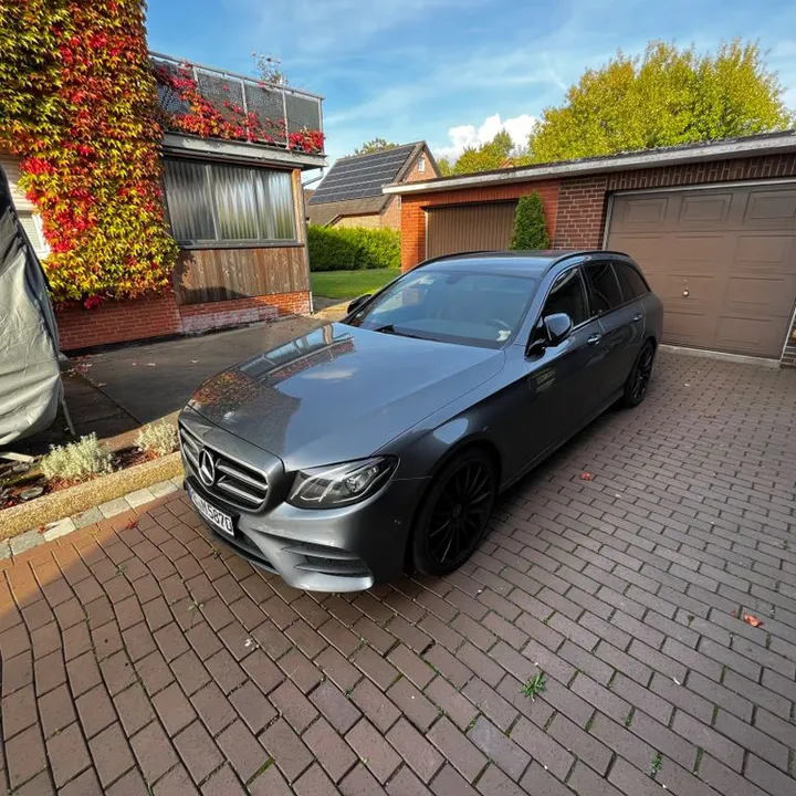 Mercedes-Benz 220