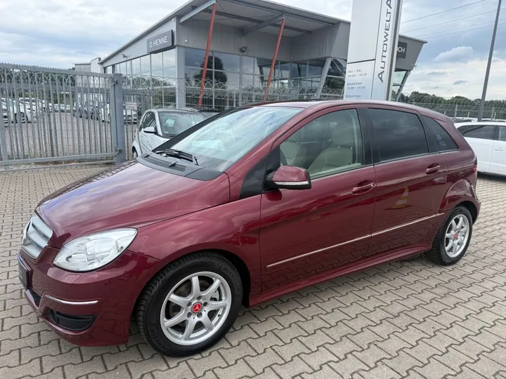 Mercedes-Benz B 200