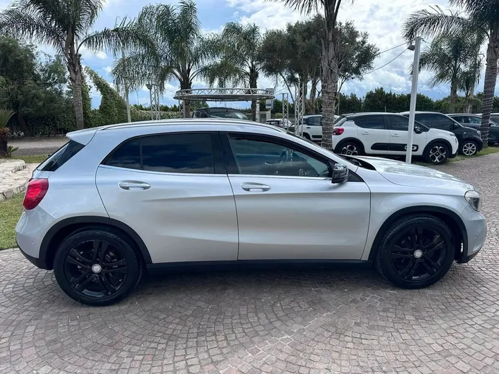 Mercedes-Benz GLA 180