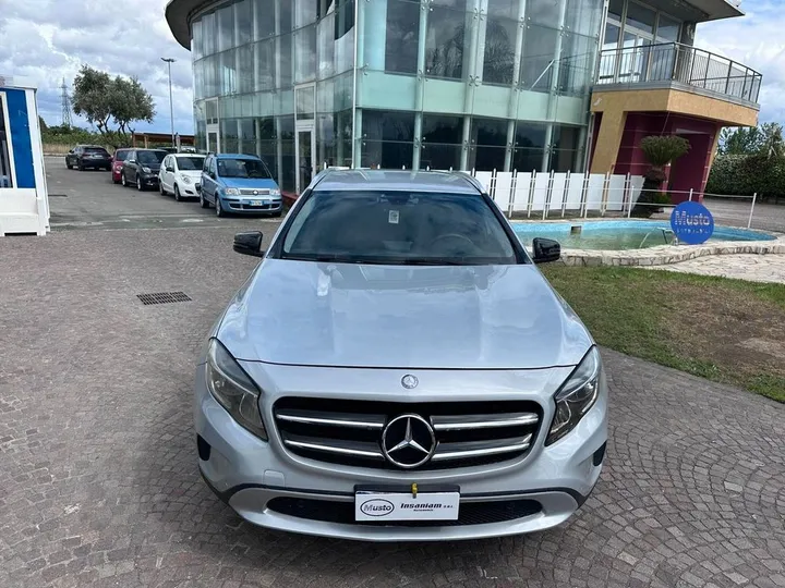 Mercedes-Benz GLA 180