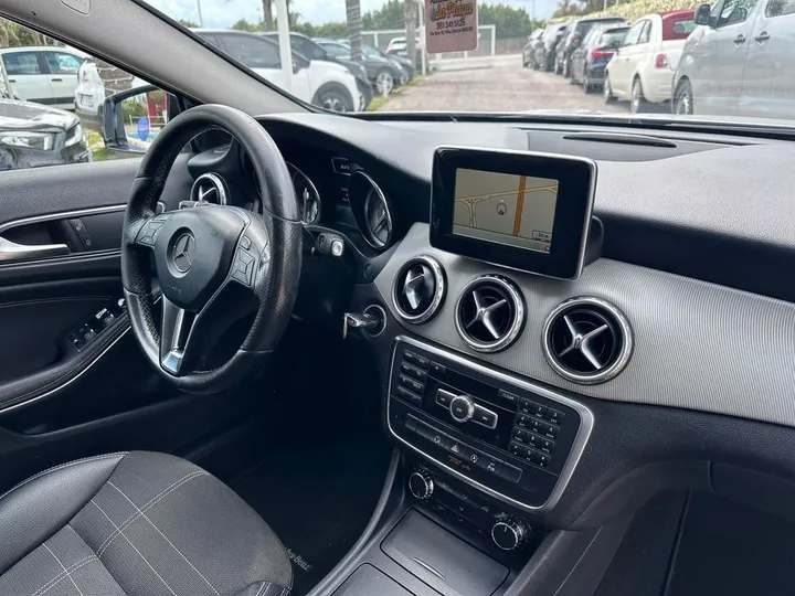 Mercedes-Benz GLA 180